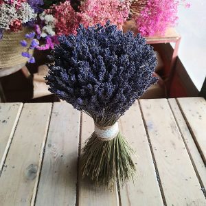 Bouquet decoración espiral lavanda